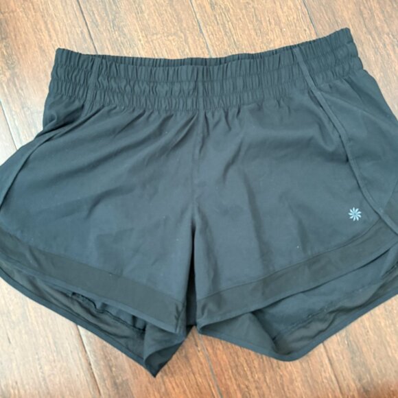 Athleta Mesh Racer Run Short 4" Size S - Picture 3 of 5